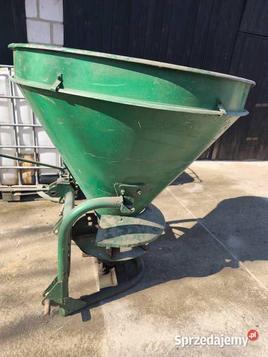 Rozsiewacz do nawozu lejek stożek nieuszkodzony Boratyn sprzedam