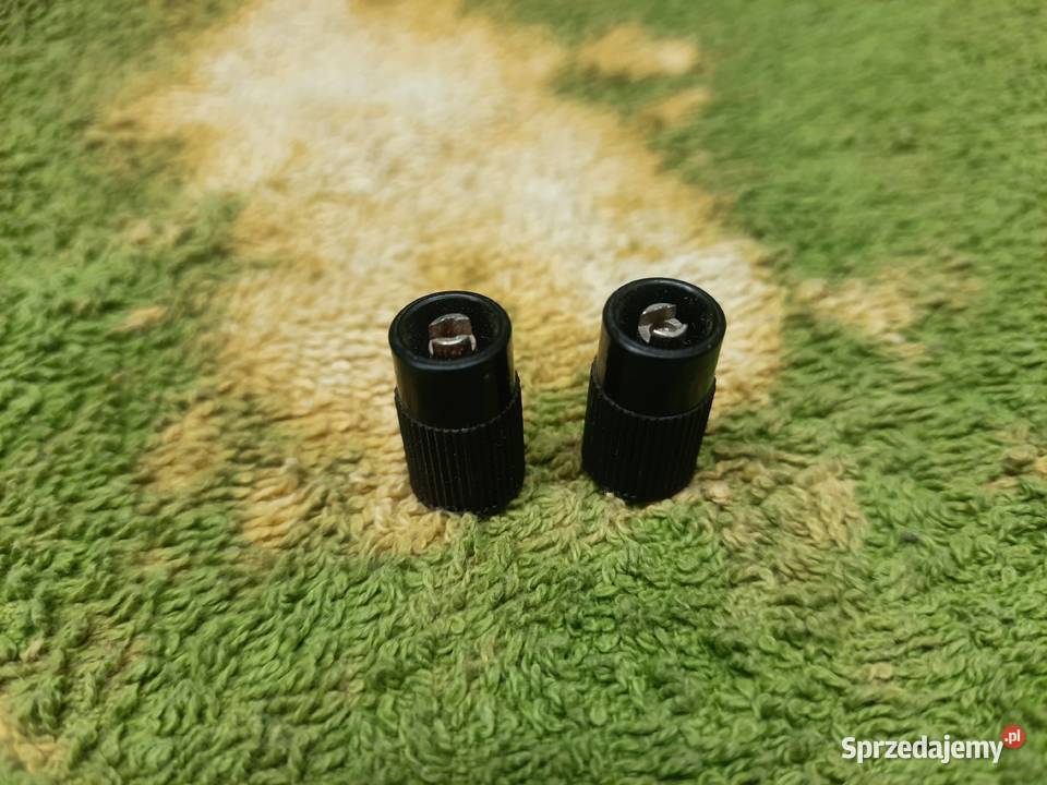 Nakrętki wentylków plastikowe oryginalne DDR do Sanok