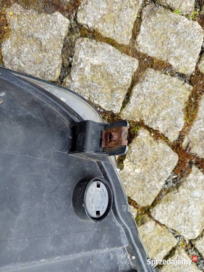 Reflektor prawy seat Leon orginalny 2012