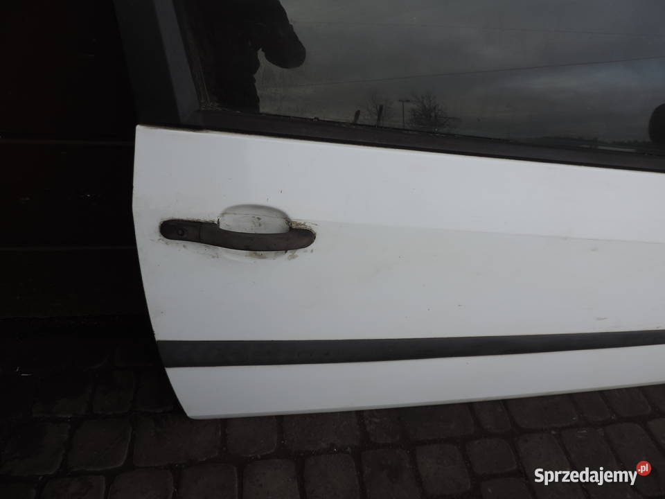 DRZWI PRAWY PRZÓD FORD FIESTA MK6 FL 3D KOLOR H7 Rok produkcji 2008 Nowy Sącz
