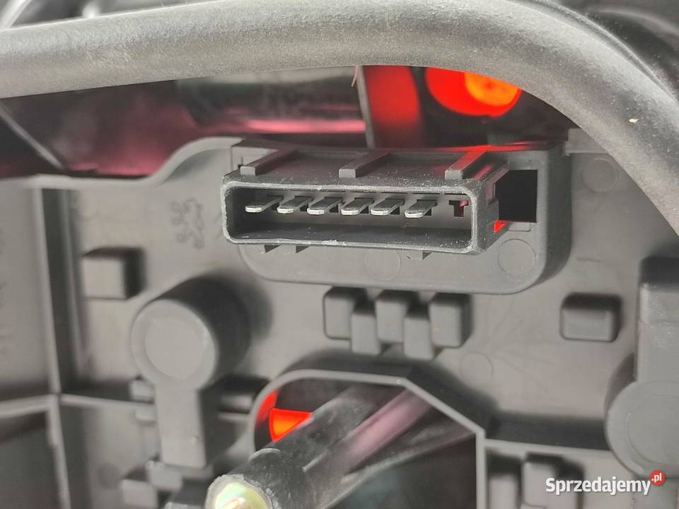 LAMPA PRAWY TYŁ CITROEN XSARA N1 N0 19972005