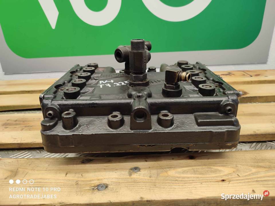 Blok zaworowy skrzyni biegów Holland T7 220 Wilkowo