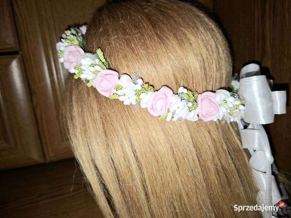 Wianek komunijny żywy Borów