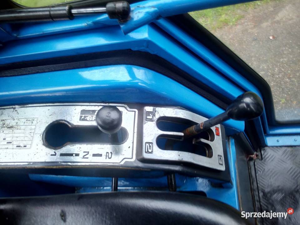 Iseki TU 318 4x4 18 wspomaganie tuz kabina 3