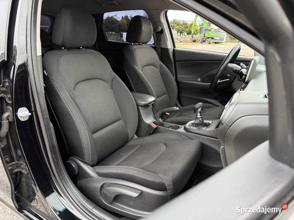 Hyundai i30 14 BENZYNA Klimatronik Nawigacja światła przeciwmgielne Konin