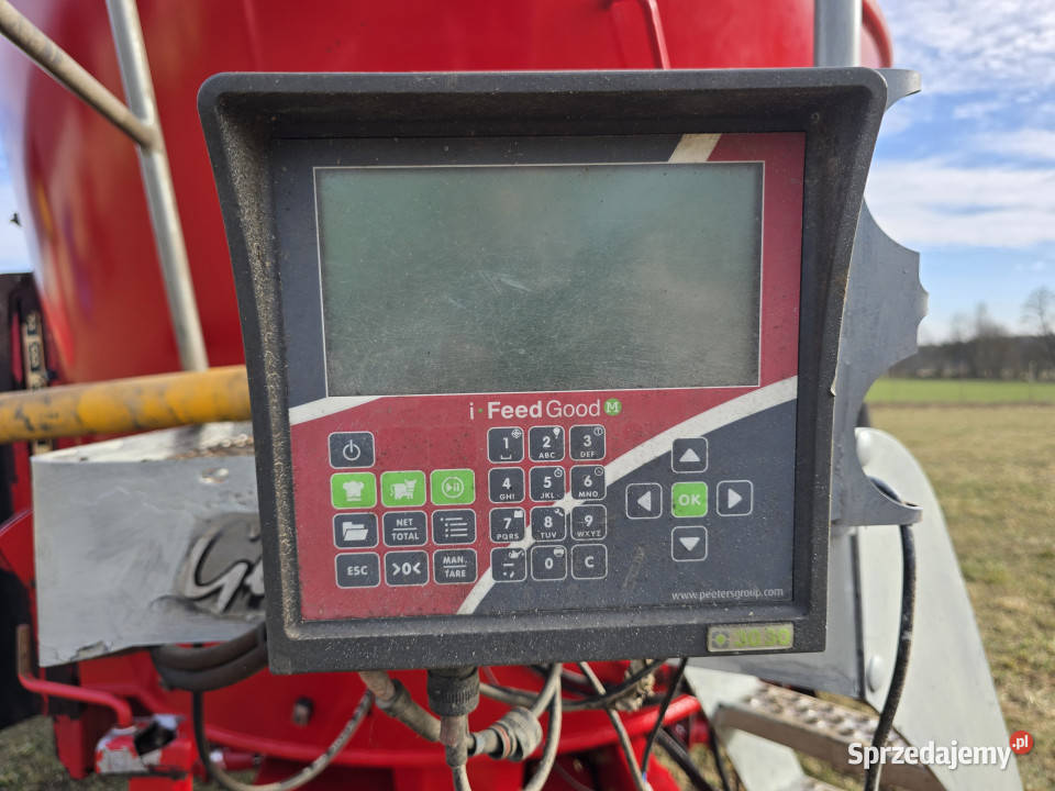 Wóz paszowy PEECON VMW 130 2016 r 13 m3 niski