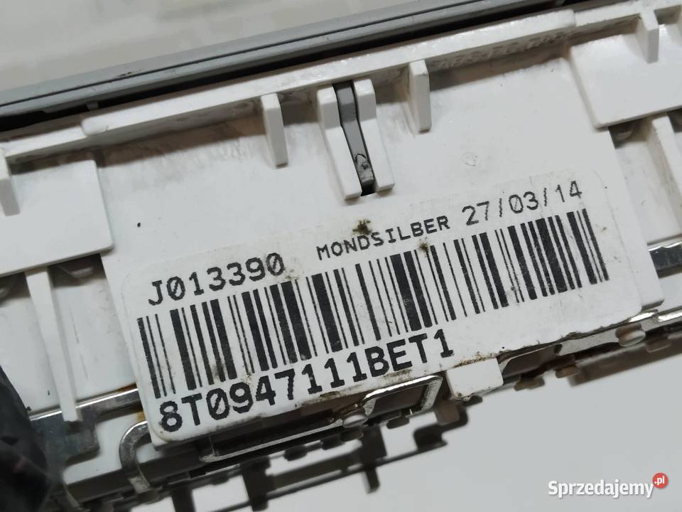 LAMPKA PODSUFITKI 8T0947135BF Audi A4 IV
