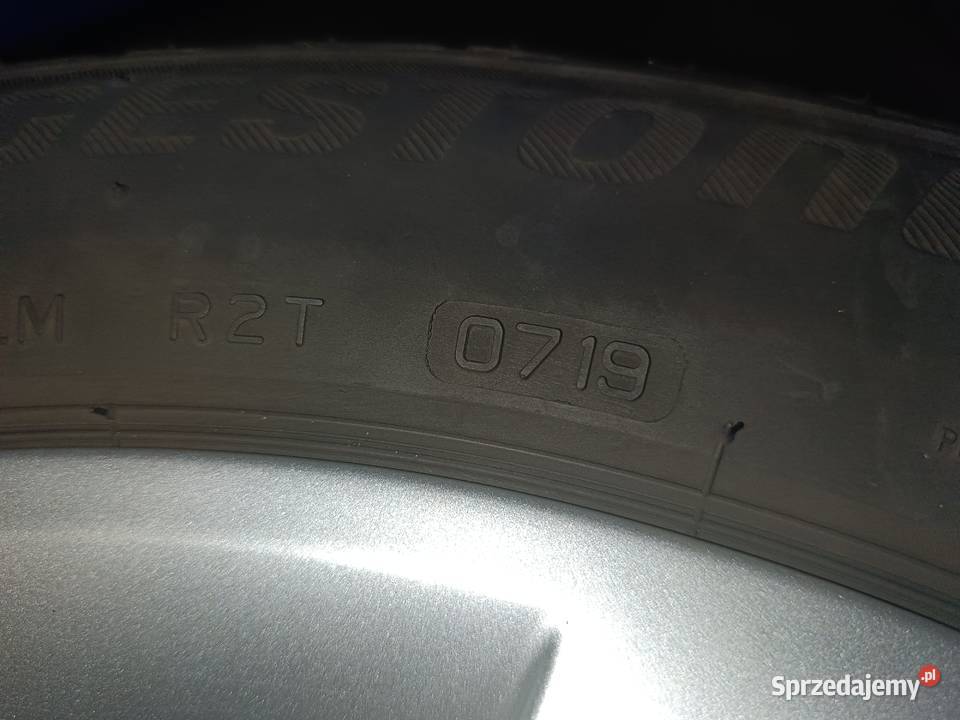 Sprzedam dwa komplety kół na oponach letnich i Osowiec