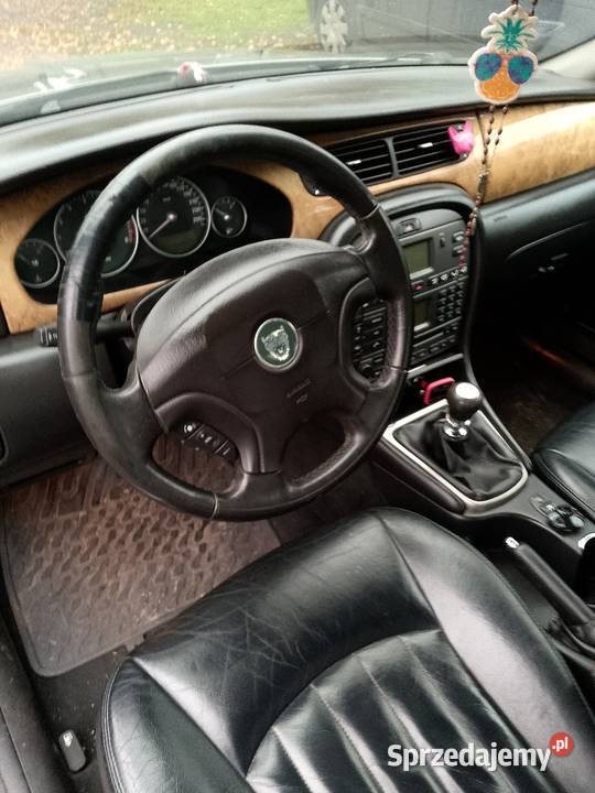 Samochód osobowy X-Type Borysik