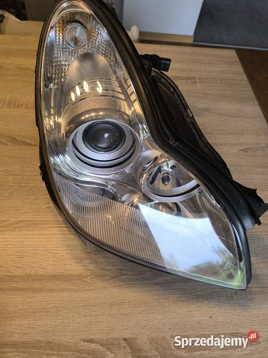 Mercedes CLS W219 lampa prawa przód przednia Rok produkcji 2006 sprzedam