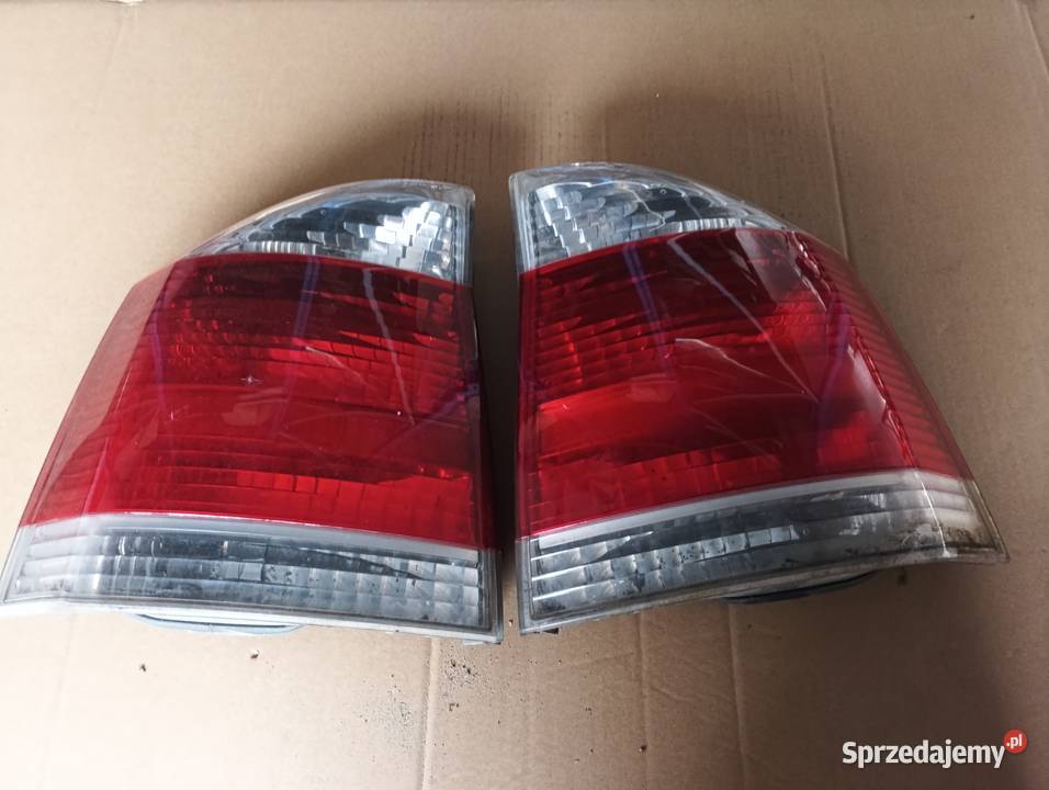 Tylne lampy Opel Vectra C sedanhatchback Ostrołęka