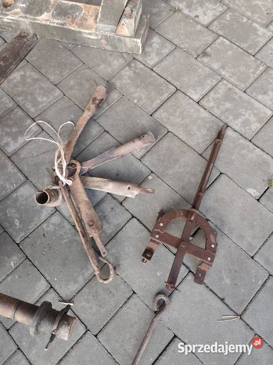 Części zabytkowy lekki wóz konny osie piasty Maszyny rolnicze Przeworsk