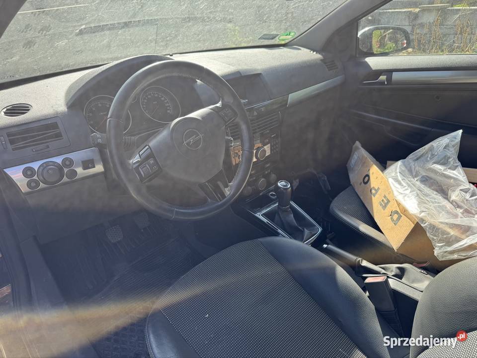 Opel astra h gtc manualna