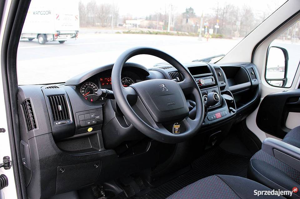Wypożyczalnia aut dostawczych Kangoor Peugeot Białystok auto wynajem