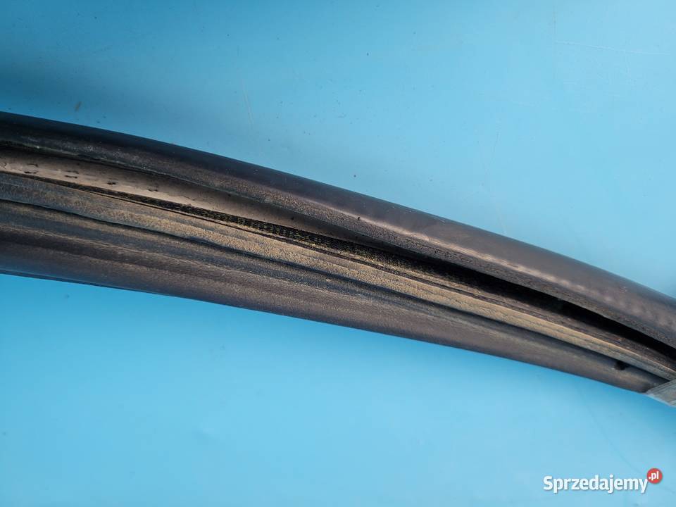 CASE IH PUMA 145 12r USZCZELKA SZYBY DRZWI