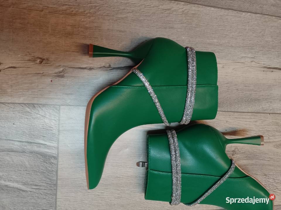 49 Zielone bogato zdobione botki Szpilki