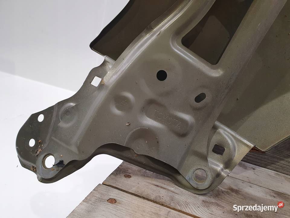 PRZEDNI BŁOTNIK PRAWY Toyota Corolla XII E21
