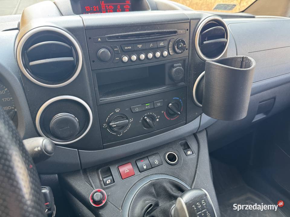 Peugeot partner Hak Zadbany Salon światła przeciwmgielne Warszawa sprzedam