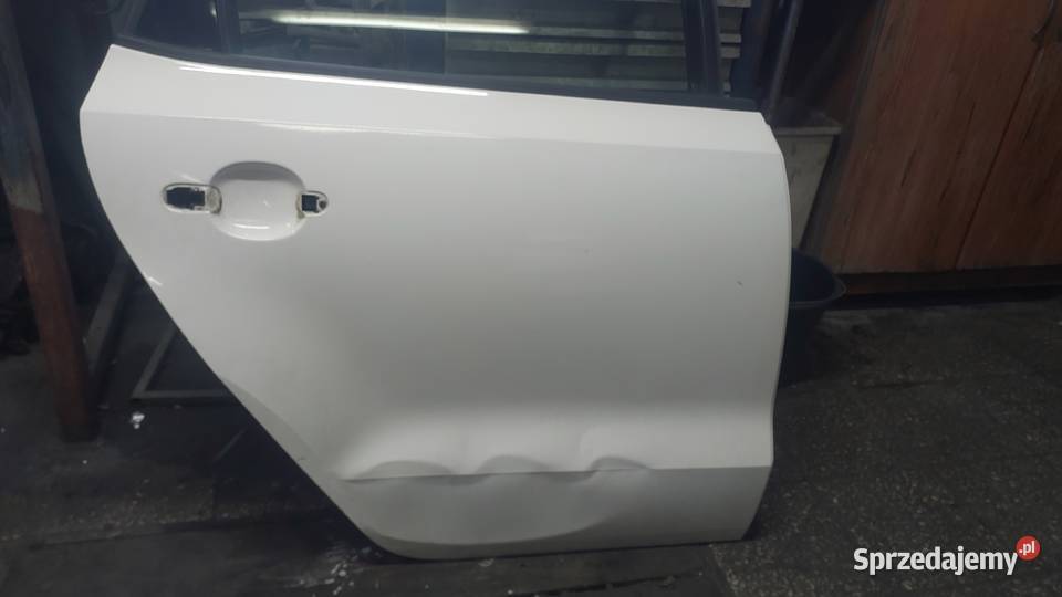 Drzwi prawy tył Vw Polo 6R LB9A Rok produkcji 2009 Drzwi