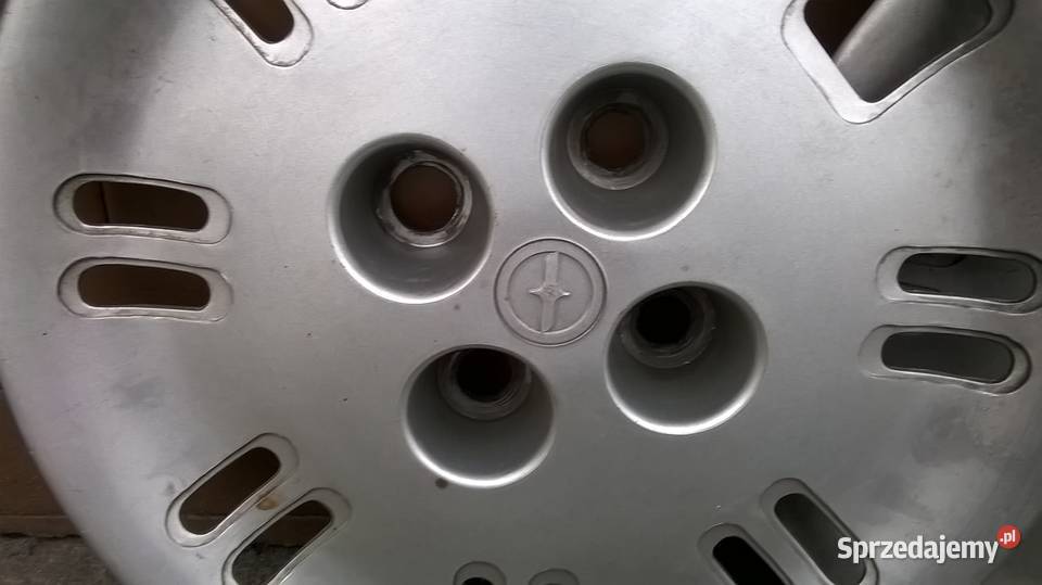 kołpaki plastikowe 13 3 fsm z czasów PRLu Gliwice