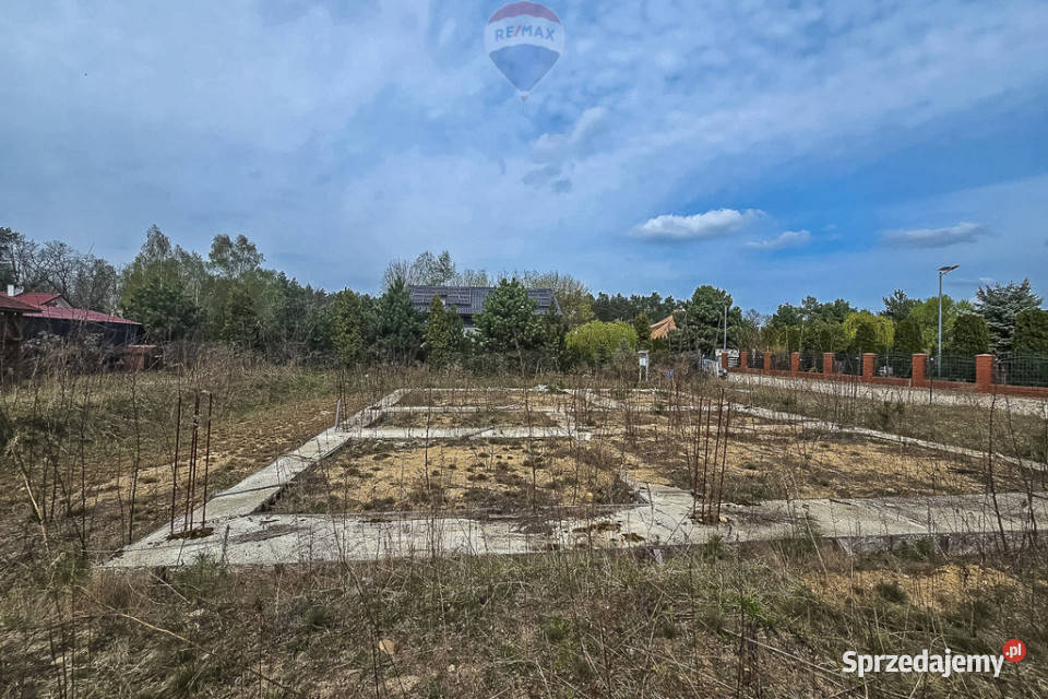 Leonów Dom w budowie na działce 1304 m Media utwardzona