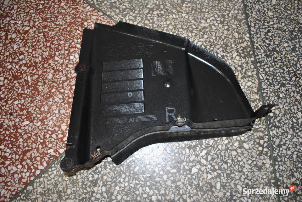 Trójkąt nadkola prawy przód BMW E60 E61 dolna sprzedam