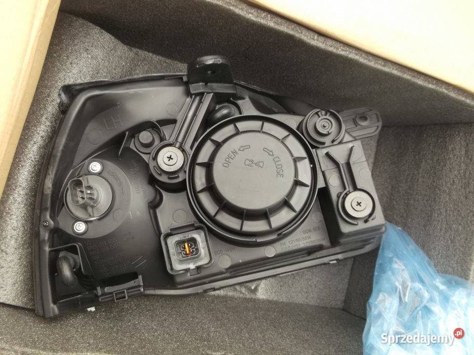 KIA RIO LAMPY REFLEKTORY PRZÓD PRZEDNIE osobowe Pabianice sprzedam