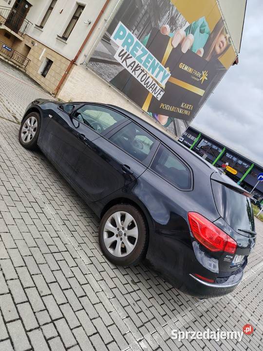 Opel Astra Sport kombi 2015 Tarnów