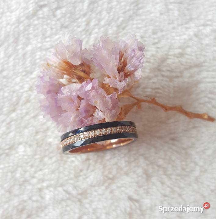 Nowy pierścionek obrączka złoty czarny kolor