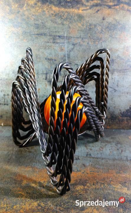 Świecznik brutalistyczny kuty z żelaza vintage