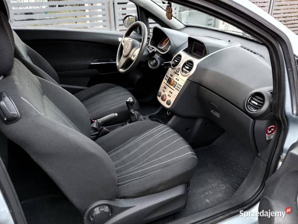 Opel Corsa D 14 16v2007Niski przebiegStan nieuszkodzony łódzkie Tuszyn sprzedam