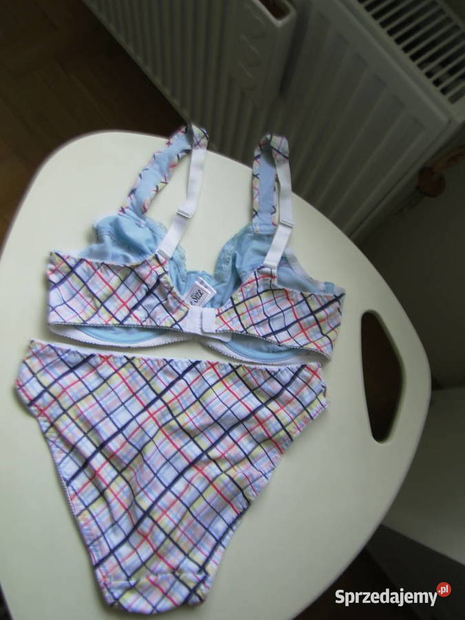 Komplet bielizny z BonPrix 80C 3638 Komplety