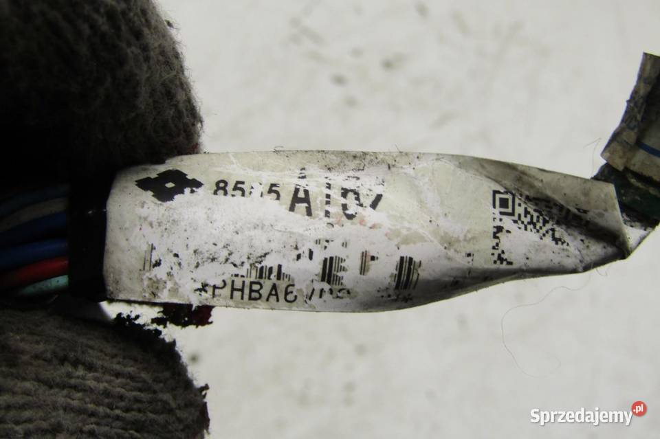 SKRZYNKA BEZPIECZNIKÓW 20 DOHC MIVEC MITSUBISHI Skrzynki bezpieczników sprzedam