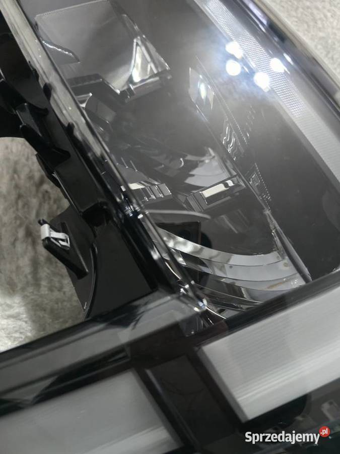 Lampa lewa przód przednia Renault Master IV LIFT lewe Zwoleń
