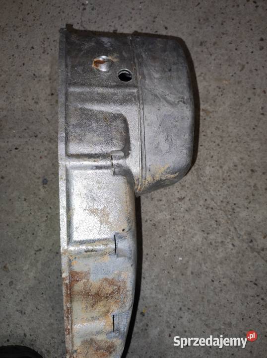 Dekiel zapłonu z pokrywą rozrządu silnika Dniepr