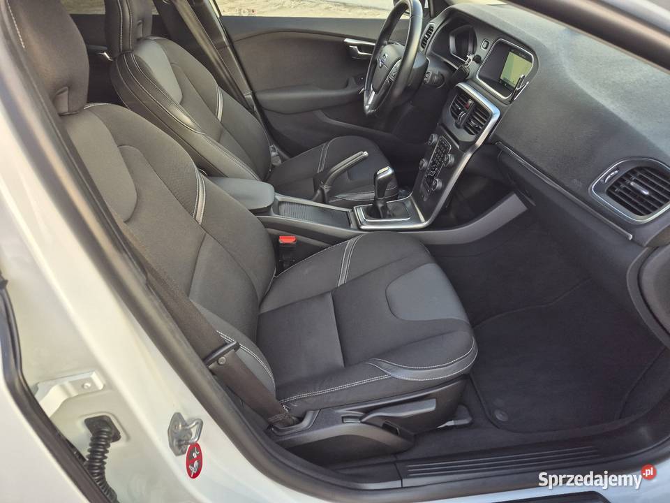 Volvo V40 Momentum 2015r 20D D2 120 Serwis Led Puławy sprzedam