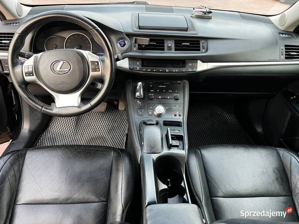 Sprzedaż Lexusa CT200h z 2011 roku w stanie Rok produkcji 2011 Łódź sprzedam