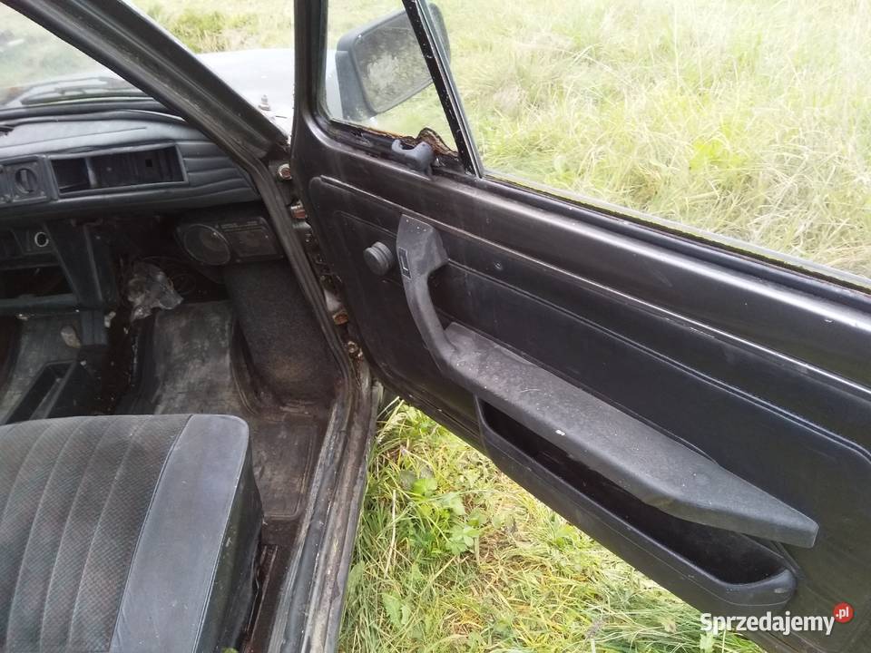 Sprzedam Fiat 126p w całości na części