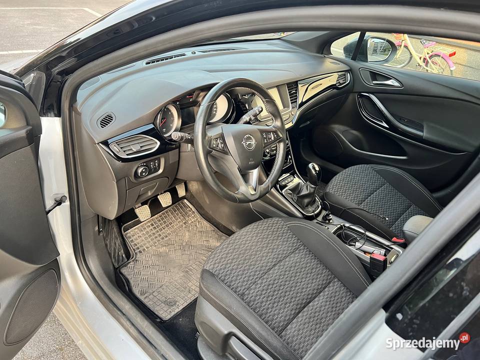 Opel Astra K 14 Turbo 150 mały przebieg 66 Samochody osobowe Łódź sprzedam