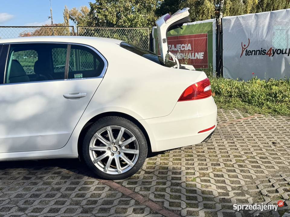Skoda Superb 16 TDI 2013 r 137 Biała CD Gdańsk sprzedam