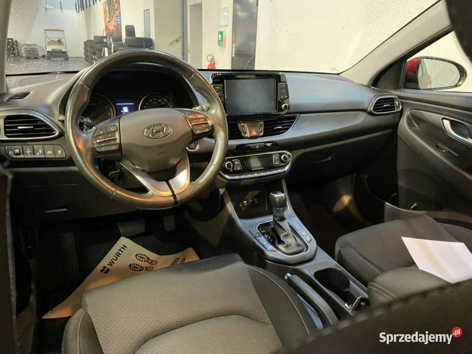 Hyundai i30 III 2017 Sadlno