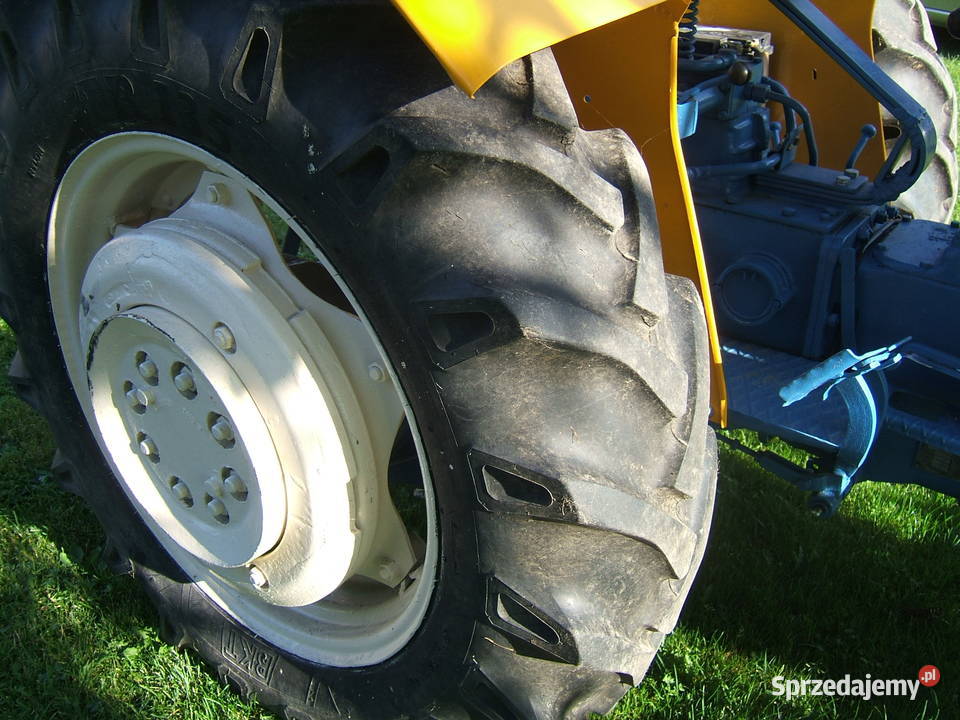 Ciągnik Ursus C330 remoncie Sługocin