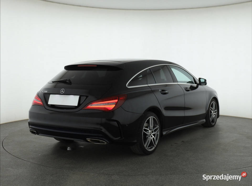 Mercedes CLA 200 1595cm3 Mercedes-Benz mazowieckie