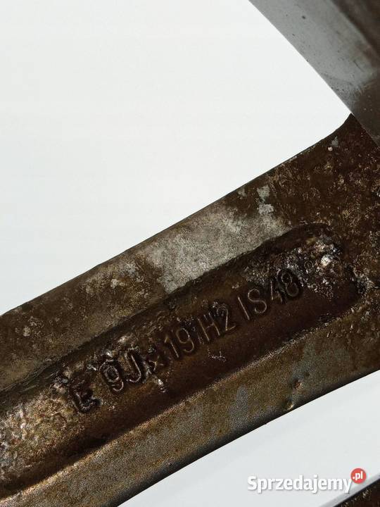 FELGA ALUMINIOWA R19 5X120 ET48 OC74MM Średnica 19"