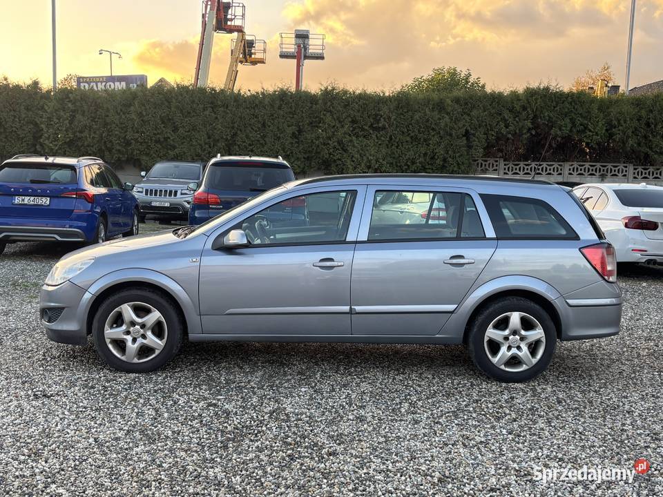 Opel Astra Paniówki