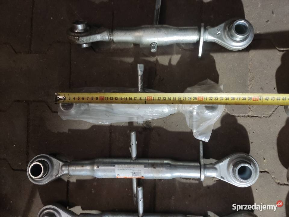 Śruby rzymskie łączniki centralne widoczne na Zamość