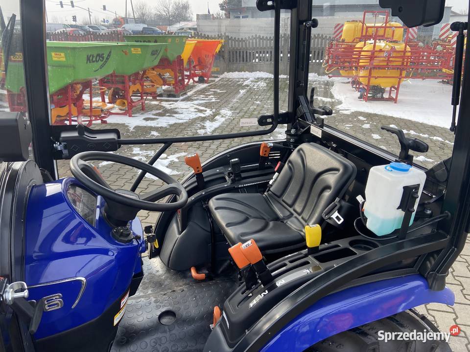 Ciągnik rolniczy FARMTRAC 26 4WD z kabiną