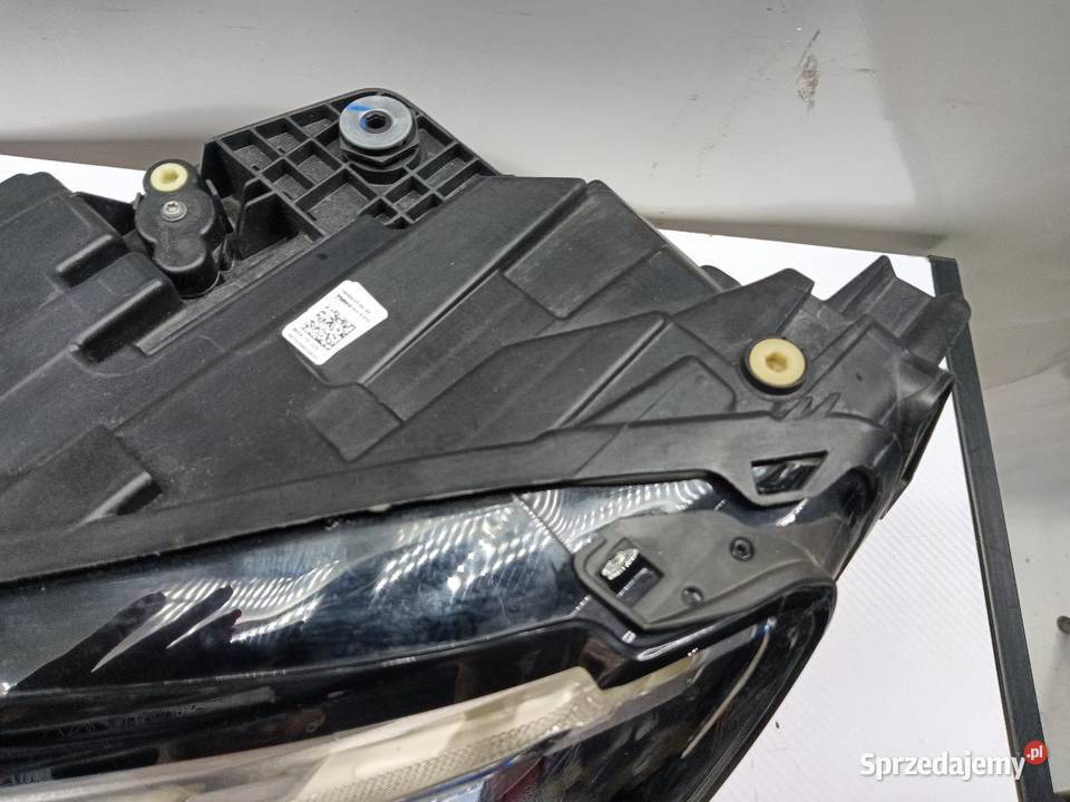 LAMPA PRZÓD PRZEDNIA LEWA AUDI A3 8Y0941035 osobowe