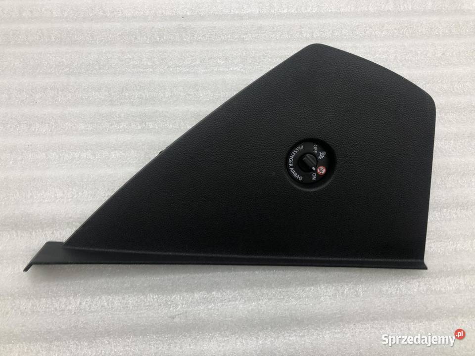 OSŁONA KONSOLI DESKI PRAWA 689201104R DUSTER II