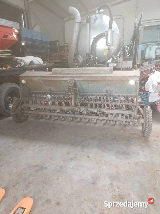Sprzedam siewnik poznaniak z dużą skrzynią 3m nieuszkodzony Brańsk